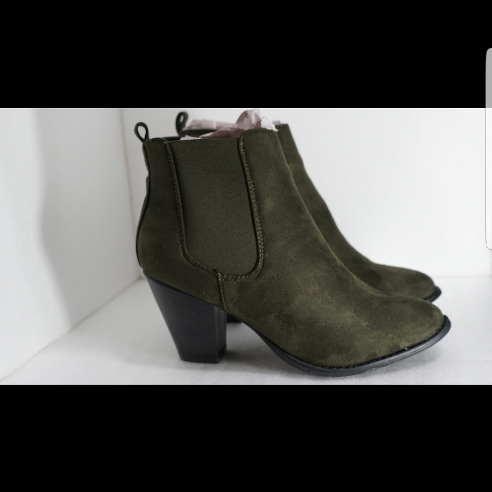 Women's Chelsea Booties